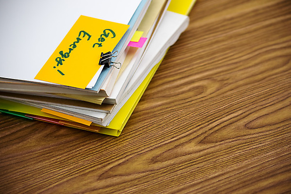 포토 JPG 해외이미지 영어 교육 종이 문장 비즈니스 텍스트 학교 휴식 건강 사람없음 책 단어 스터디 사무실 쌓기 에너지 정보 업무 신용카드 메시지 인쇄 먹기 책상 오브젝트 보고서 준비 파일 바쁨 폴더 바인더 흙더미 경영 고립 단절 보관소 프로젝트 해외202004 해외포토 문자 가구 컨셉 모션 금융 학습 사무용품 흙 작업 저장 파일형식 더미 이미지허브