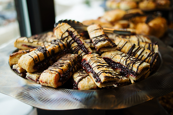 포토 JPG 해외이미지 음식 사람없음 초콜릿 최고 아침식사 굽기 산딸기 식용 페스츄리 해외202004 해외포토 빵 과일 디저트 식사 구이 파일형식 이미지허브