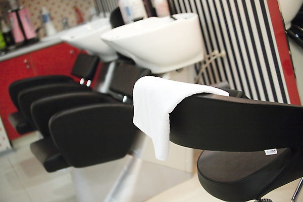 포토 JPG 해외이미지 직업 헤어스타일 웰빙 디자인 의자 비즈니스 휴식 조명 실내 건강 성인 사람없음 내부 치료 빛 유행 상점 검은색 스파 화장품 방 장비 흰색 고급 우아함 시원함 가죽 미용사 이발 안락의자 돌봄 픽업 스타일 해외202004 해외포토 컬러 가구 컨셉 의학 모션 사람 뷰티 파일형식 이미지허브