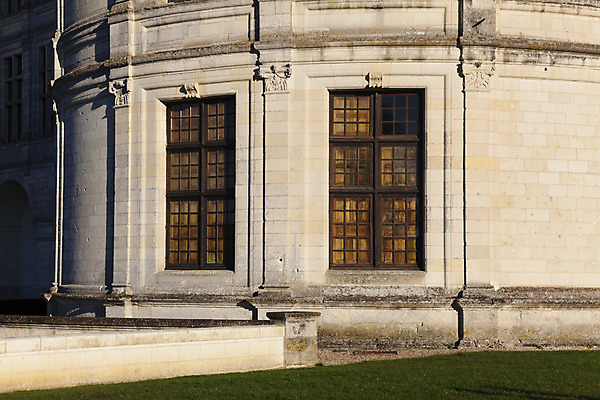 포토 JPG 해외이미지 유럽 여행 건축양식 창문 풍경 사람없음 건물 탑 맑음 어둠 일몰 프랑스 역사 옛날 해외202004 해외포토 건축물 건축 나라 날씨 노을 파일형식 이미지허브