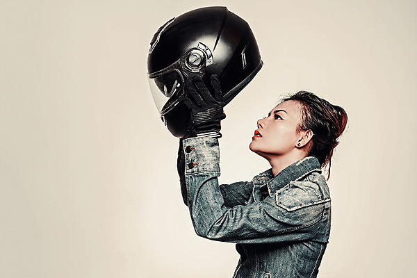 포토 JPG 해외이미지 라이프스타일 응시 여자 행복 스포츠 여행 장갑 교통시설 거리 한명 안전 야외 경쟁 운전 오토바이 레이싱 도시 운전사 보호 파편 승차 헬멧 사건 속도 보안 팔 모터 라이더 리프팅 자동 중고 해외202004 해외포토 직업 1 시선 잡화 감정 교통 컨셉 모션 사람 시합 생활 신체부위 바이크 보호장비 시설 파일형식 이미지허브