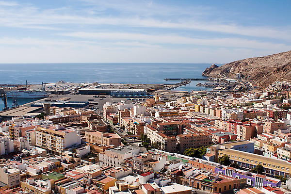 포토 JPG 해외이미지 유럽 바다 여행 건축양식 휴가 산 주택 파노라마 풍경 사람없음 건물 파란색 도시풍경 항구 도시 스페인 지중해 해안도시 포트 타운 남쪽 안달루시아 수평선 해외202004 해외포토 건축물 건축 나라 컬러 교통시설 촬영기법 방향 파일형식 이미지허브