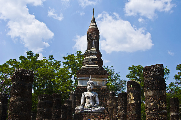 포토 JPG 해외이미지 공원 아시아 종교 여행 불교 건축양식 태국 벽돌 동양인 사람없음 건물 조각상 탑 사찰 역사 명상 폐허 신성 사리탑 숭배 옛날 해외202004 해외포토 건축물 공공시설 건축 나라 종교건축 인종 조형물 파일형식 이미지허브