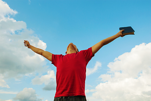 포토 JPG 해외이미지 구름 1 라이프스타일 남자 행복 감정 종교 무기 하늘 성공 관리 한명 사람 성인 책 여름 파란색 성경 희망 힘 침묵 기쁨 에너지 자유 기도 영혼 고독 오르기 긍정 천국 숭배 승자 신앙심 필승 카피스페이스 해외202004 영광군 해외포토 자연요소 계절 컬러 컨셉 종교용품 모션 생활 소리 공백 우승 전라남도 파일형식 이미지허브