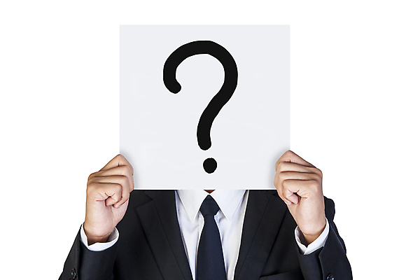 포토 JPG 해외이미지 스튜디오촬영 1 손 남자 종이 넥타이 사람 정장 성인 사람없음 가로 물음표 흰색 잡기 비즈니스맨 질문 고민 문제 보여주기 고립 혼란 해외202004 해외포토 기호 잡화 옷 감정 컬러 컨셉 비즈니스 모션 실내 신체부위 직장인 파일형식 이미지허브