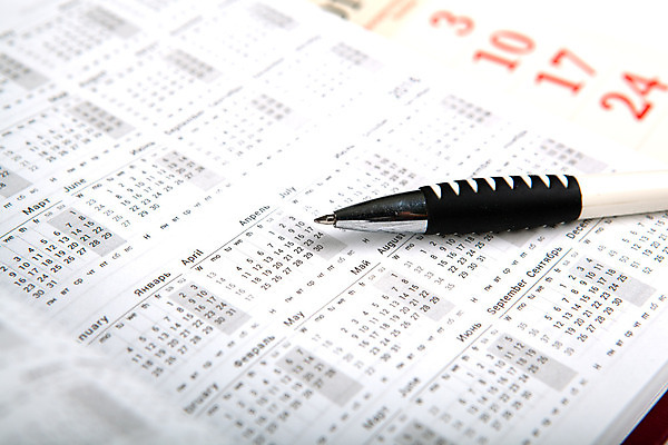 포토 JPG 해외이미지 비즈니스 설계 사람없음 빨간색 사무실 숫자 펜 다이어리 달력 흰색 시간 업무 오픈 수학 일주일 날짜 계획 예측 연도 책상 점수 월 경영 해외202004 해외포토 문자 컬러 가구 컨셉 교과목 필기구 사무용품 작업 파일형식 이미지허브