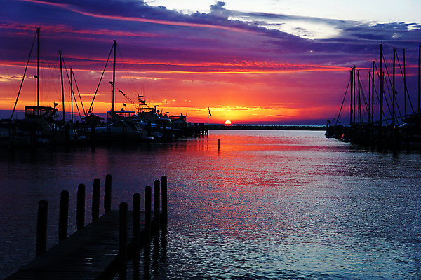 포토 JPG 해외이미지 구름 전통 공원 문화 호수 여행 캐나다 오렌지 자연 하늘 표면 낚시 영국 항해 사람 풍경 사람없음 야외 목재 물 빛 도시풍경 햇빛 태양 반사 항구 황혼 일몰 금지 도시 보트 재산 도심 저녁 네덜란드 스카이라인 일반 리빙 남쪽 진짜 해외202004 해외포토 자연요소 나무 공공시설 유럽 북아메리카 배_교통 과일 재료 교통시설 레저 금융 노을 야간 방향 생태계 파일형식 이미지허브