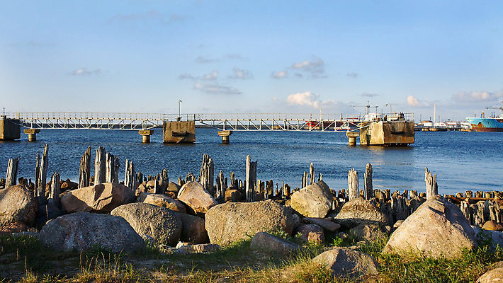 포토 JPG 해외이미지 파도 바다 여행 표면 바람 풍경 사람없음 건물 목재 물 방파제 옛날 해외202004 해외포토 자연요소 나무 건축물 공공시설 재료 날씨 파일형식 이미지허브