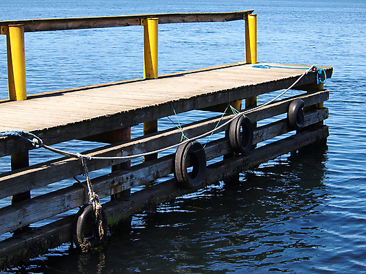 포토 JPG 해외이미지 호수 바다 자연 낚시 휴가 휴식 풍경 사람없음 야외 목재 물 여름 파란색 반사 평화 항구 맑음 침묵 고요 작음 방파제 멀리 해외202004 해외포토 자연요소 나무 계절 공공시설 컬러 컨셉 재료 교통시설 레저 날씨 소리 크기 생태계 파일형식 이미지허브