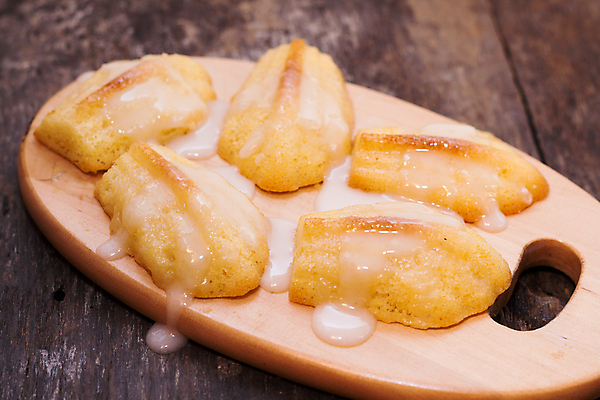 포토 JPG 해외이미지 커피 음식 백그라운드 탁자 휴가 디저트 안테나 사탕 요리 사람 사람없음 목재 가로 노란색 파티 쿠키 케이크 주방 얼음 빵집 프랑스 수확 흰색 달콤 아침식사 보호 널 설탕 굽기 먹기 레몬 뿌리기 크림 상쾌 반죽 기념품 머핀 시럽 버터 스펀지 프랑스어 페스츄리 핸드메이드 프로스팅 해외202004 해외포토 자연요소 나무 문자 감정 유럽 음료 빵 컬러 가구 컨셉 농업 과일 재료 통신 모션 이벤트 상점 식사 맛 구이 오브젝트 제빵 파일형식 이미지허브