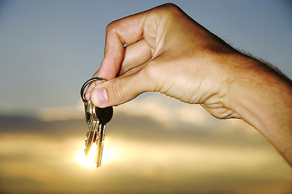 포토 JPG 해외이미지 구름 손 돈 비즈니스 모션 자동차 자연 하늘 성공 열쇠 부동산 새로움 주택 선물 사람없음 금융 파란색 판매 문 펼침 오픈 재산 구매 시작 주기 기회 잠금 대출 렌탈 매각 면허증 진짜 해외202004 해외포토 자연요소 육상교통 컬러 컨셉 건물 신체부위 경제 쇼핑 생태계 보안 면허 증명서 파일형식 이미지허브