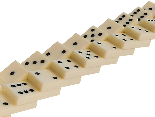 포토 JPG 해외이미지 사람없음 흰색 넘어짐 도미노 쓰러짐 해외202004 무너짐 해외포토 컬러 모션 파일형식 이미지허브