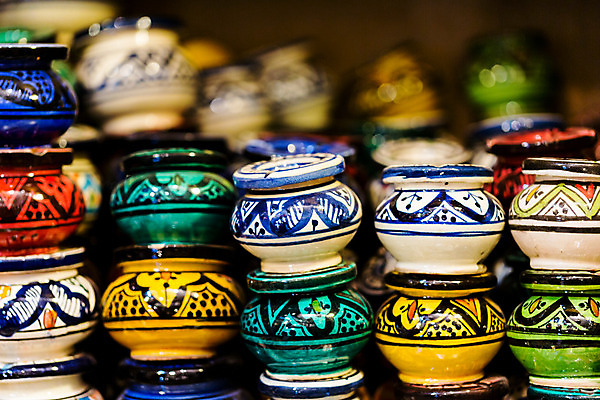 포토 JPG 해외이미지 전통 그릇 접시 디자인 꽃 문화 백그라운드 패턴 아프리카 새로움 주택 쟁반 선물 미술 사람없음 내부 장식 파란색 컬러풀 상점 수확 골동품 도자기 시장 냄비 타일 질감 기념품 점토 재떨이 모로코 수공예 백자 핸드메이드 해외202004 해외포토 식물 식기 나라 컬러 컨셉 무늬 농업 문화예술 건물 솥 공예 오브젝트 파일형식 이미지허브