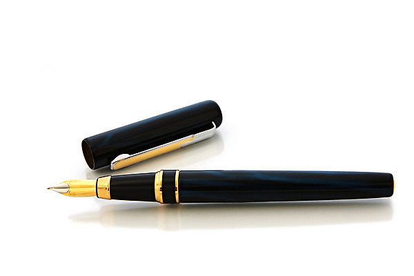 포토 JPG 해외이미지 통신 잉크 사람없음 파란색 반사 펜 만년필 검은색 흰색 공구 황금 클래식 우아함 은색 분수 펜촉 고립 해외202004 해외포토 컬러 컨셉 필기구 도구 파일형식 이미지허브