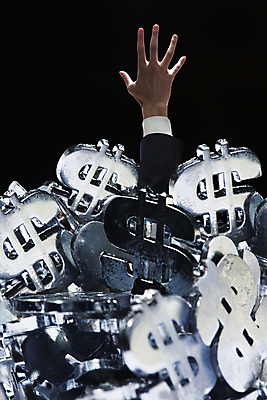 포토 JPG 해외이미지 스튜디오촬영 손 돈 회사 비즈니스 검은배경 한명 정장 20대 신체부위 세로 금융 컬러풀 손들기 중국 비즈니스맨 재산 좌절 탈출 디지털합성 문제 소매 빚 투쟁 해외202004 해외포토 1 옷 남자 감정 아시아 컬러 백그라운드 컨셉 모션 실내 사람 청년 경제 검은색 직장인 파일형식 이미지허브