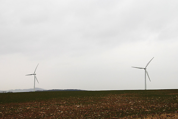 포토 JPG 해외이미지 밭 날개 모션 자연 하늘 바람 서기 사람없음 환경 금속 힘 재활용 사막 풍차 발전기 에너지 흰색 행운 칼날 프로펠러 먼지 돛대 방앗간 블러 해외202004 해외포토 자연요소 컬러 컨셉 농업 재질 날씨 발전소 친환경 생태계 파일형식 이미지허브