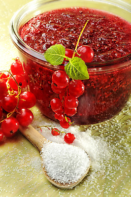 포토 JPG 해외이미지 음식 과일 디저트 요리 사람없음 빨간색 숟가락 신선 달콤 아침식사 잼 설탕 먹기 건포도 해외202004 해외포토 컬러 모션 포도 수저 식사 소스_음식 맛 건과일 파일형식 이미지허브