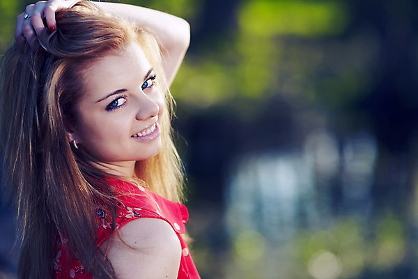 포토 JPG 해외이미지 백인 1 라이프스타일 드레스 공원 여자 행복 컨셉 밭 자연 휴식 관리 한명 사람 소녀 성인 야외 가로 초록색 여름 태양 봄 활발 기쁨 자유 밀 장면 추적 단절 유일 해외202004 해외포토 자연요소 서양인 옷 계절 공공시설 감정 어린이 컬러 농업 모션 곡류 생활 생태계 파일형식 이미지허브