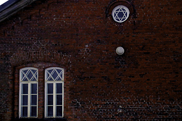 포토 JPG 해외이미지 외관 벽 창문 벽돌 핀란드 사람없음 건물 빨간색 램프 원형 아치 종료 헬싱키 해외202004 해외포토 도형 건축물 컬러 조명 북유럽 파일형식 이미지허브