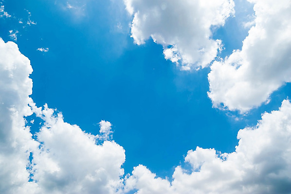 포토 JPG 해외이미지 구름 종교 자연 하늘 날씨 사람없음 야외 여름 파란색 빛 햇빛 평화 흰색 분위기 순수 천국 산소 오존 해외202004 해외포토 자연요소 계절 컬러 컨셉 태양 원소 생태계 파일형식 이미지허브