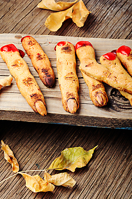 포토 JPG 해외이미지 낙엽 손가락 디저트 사람없음 장식 쿠키 할로윈 가을 축하 달콤 핸드메이드 호러 해외202004 해외포토 손 계절 음식 컨셉 잎 맛 공포 파일형식 이미지허브