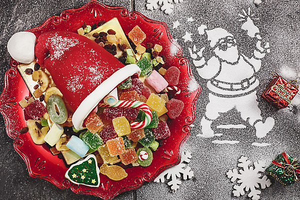 포토 JPG 해외이미지 템플릿 전통 계절 음식 컨셉 크리스마스 과일 산타모자 탁자 휴가 크리스마스카드 주택 선물 사람없음 장식 컵 산타클로스 파티 쿠키 과자 얼음 축제 수확 축하 달콤 먹이 12월 설탕 모피 굽기 수집 복고 원뿔 식용 캡모자 페스츄리 핸드메이드 카피스페이스 해외202004 해외포토 자연요소 도형 모자_잡화 식기 기념일 빵 가구 농업 디저트 카드_감사 이벤트 건물 공백 날짜 맛 구이 파일형식 이미지허브