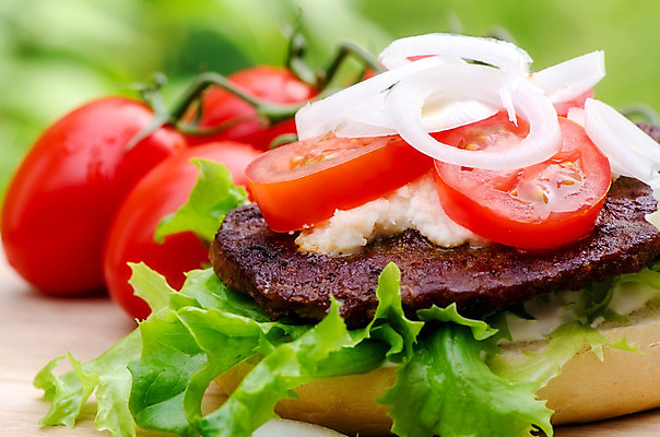 포토 JPG 해외이미지 문화 음식 백그라운드 토마토 채소 양파 샌드위치 육류 요리 사람없음 야외 목재 빨간색 초록색 갈색 파티 식사 저녁식사 캠핑 소고기 햄버거 흰색 시장 중앙 그릴 상추 바비큐 굽기 먹기 오브젝트 점심식사 연소 고립 케밥 번 절임 치즈버거 해외202004 해외포토 나무 빵 컬러 식재료 재료 모션 주방용품 레저 패스트푸드 이벤트 구이 파일형식 이미지허브