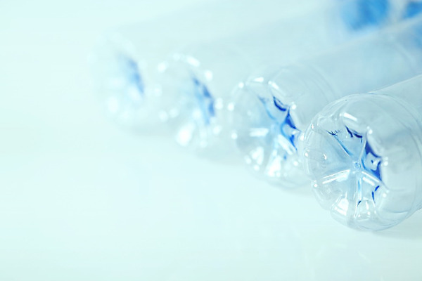 포토 JPG 해외이미지 산업 음료 백그라운드 사람없음 물 파란색 글로벌 환경 재활용 흰색 투명 액체 쓰레기 폐기물 상품 컨테이너 플라스틱 버리기 에코 질감 낭비 생태학 중고 캡모자 해외202004 해외포토 자연요소 모자_잡화 교육 컬러 컨셉 모션 재질 친환경 파일형식 이미지허브