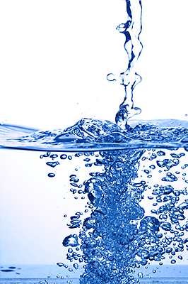 포토 JPG 해외이미지 물결 음료 백그라운드 이동 컨셉 부분 자연 유리 표면 추상 건강 사람없음 물 파란색 빛 수중 거품 흐름 추위 흰색 물방울 신선 액체 개울 닫기 떨어짐 빨래 시원함 갈증 속도 위생관리 정확 해외202004 해외포토 자연요소 컬러 가사 무늬 모션 재질 관리 강 생태계 파일형식 이미지허브