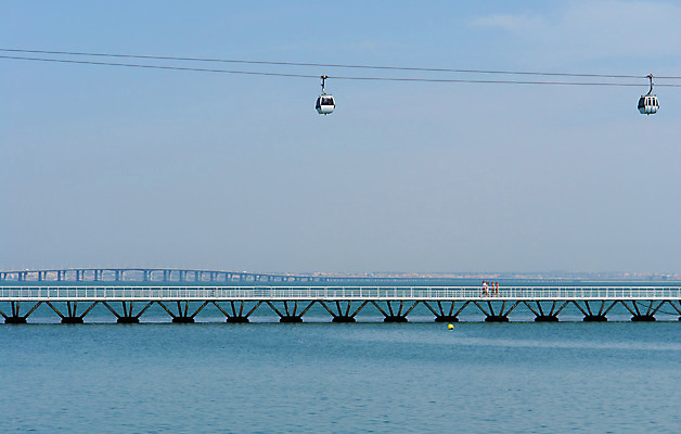 포토 JPG 해외이미지 모양 디자인 외관 공원 여행 건축양식 유리 하늘 미래 새로움 파노라마 풍경 사람없음 야외 건물 파란색 빛 강 도시풍경 흰색 도시 재산 포르투갈 리스본 엑스포 철강 해외202004 해외포토 건축물 공공시설 건축 유럽 컬러 컨셉 재질 촬영기법 금융 파일형식 이미지허브
