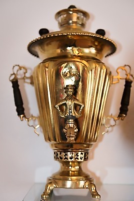 포토 JPG 해외이미지 1 전통 문화 음료 백그라운드 주전자 조명 주택 손잡이 미술 사람 사람없음 내부 장식 빛 숫자 금속 주방 장비 수확 골동품 흰색 기구 뜨거움 컨테이너 철 심볼 오브젝트 수도꼭지 싱글 복고 러시아 기념품 구식 끓이기 놋쇠 러시아인 옛날 우크라이나 회복 해외202004 해외포토 서양인 문자 유럽 산업 컬러 컨셉 농업 모션 재질 주방용품 문화예술 건물 파일형식 이미지허브