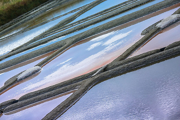 포토 JPG 해외이미지 전통 바다 여행 재료 자연 바람 풍경 사람없음 물 컬러풀 태양 쌓기 주방 회색 프랑스 수확 바위 흰색 연못 업무 양념 조미료 닫기 습지 농부 낟알 크리스탈 향신료 무역 소금 대서양 내추럴 프랑스어 프로듀서 해외202004 해외포토 자연요소 직업 문자 유럽 산업 컬러 농업 모션 날씨 돌_바위 작업 광석 생태계 향미료 파일형식 이미지허브