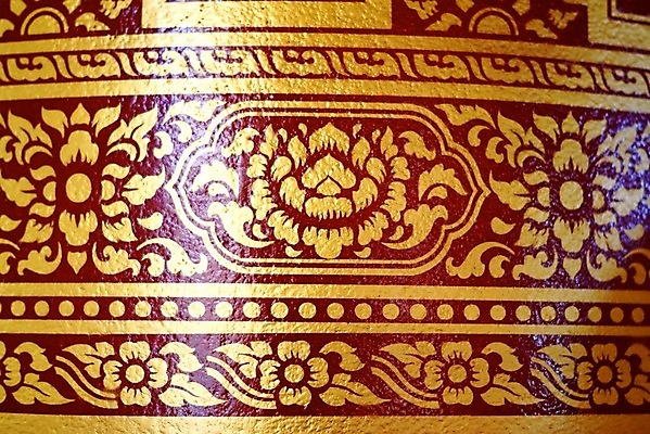 포토 JPG 해외이미지 전통 아시아 문화 잎 패턴 불교 태국 미술 사람없음 장식 빨간색 갈색 골동품 깃발 기둥 황금 고급 심볼 묘사 그림 강렬 옛날 핸드메이드 해외202004 해외포토 식물 건축 나라 종교 컬러 컨셉 무늬 문화예술 파일형식 이미지허브