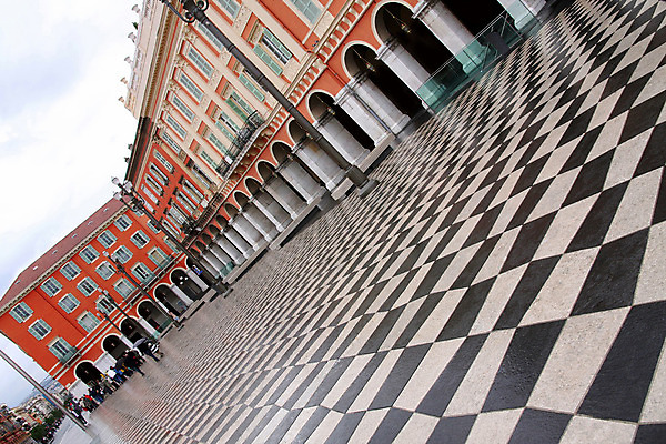 포토 JPG 해외이미지 유럽 문화 바다 여행 하늘색 창문 휴가 주택 사람없음 내부 건물 도시풍경 검은색 프랑스 발코니 흰색 도시 도자기 센터 역사 고급 지중해 만족 정사각형 광장 타운 D 프랑스어 옛날 해외202004 해외포토 도형 문자 건축물 알파벳 감정 나라 컬러 컨셉 풍경 파란색 파일형식 이미지허브