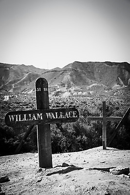 포토 JPG 해외이미지 종교 십자가 자연 풍경 사람없음 목재 어둠 할로윈 바위 죽음 무덤 비석 버리기 묘사 멀리 기념물 천연기념물 장례 서쪽 옛날 장례식 해외202004 해외포토 나무 재료 모션 돌_바위 방향 생태계 파일형식 이미지허브