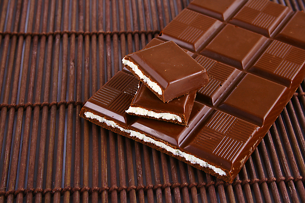 포토 JPG 해외이미지 접시 음식 백그라운드 재료 열쇠 디저트 건강 사탕 사람없음 장식 갈색 초콜릿 검은색 어둠 견과류 최고 바 양념 달콤 맛 설탕 은박지 크림 향신료 만족 상쾌 피라미드 레시피 코코아 스터핑 영양분 짠맛 억울 해외202004 해외포토 식기 건축물 감정 음료 컬러 컨셉 랜드마크 향미료 파일형식 이미지허브