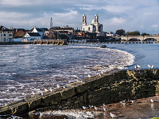 포토 JPG 해외이미지 동물 구름 커플 실루엣 호수 야생동물 파도 바다 여행 백그라운드 날개 자연 갈매기 조류 하늘 추상 이스탄불 풍경 사람없음 야외 물 여름 파란색 강 햇빛 태양 반사 탑 일몰 자유 황금 천국 S 칠면조 동물상 보스포루스 수평선 해외202004 해외포토 자연요소 건축물 알파벳 계절 컬러 컨셉 무늬 관계 촬영기법 조형물 노을 생태계 파일형식 튀르키예 이미지허브