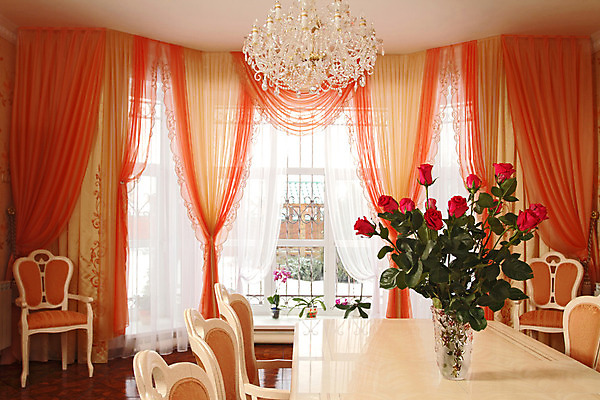 포토 JPG 해외이미지 디자인 꽃 가구 패턴 벤치 건축양식 창문 베개 주택 실내 사람없음 내부 장식 장미 주방 카펫 방 침대 램프 커튼 고급 우아함 천장 샹들리에 해외202004 해외포토 식물 건축 생활용품 컨셉 무늬 의자 침구 조명 건물 파일형식 이미지허브