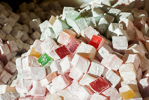 포토 JPG 해외이미지 전통 문화 음식 디저트 이스탄불 사탕 요리 동양인 사람없음 빨간색 컬러풀 과자 상점 기쁨 달콤 맛 가루 설탕 큐브 젤리 동쪽 칠면조 흙더미 아랍어 해외202004 튀르키예 해외포토 감정 아시아 컬러 컨셉 조류 인종 흙 방향 파일형식 더미 이미지허브