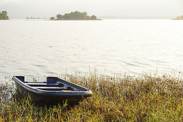 포토 JPG 해외이미지 나무 구름 아시아 호수 파도 섬 여행 밭 자연 하늘 아침 휴식 산 동양인 풍경 사람없음 목재 초록색 물 여름 컬러풀 여행객 침묵 만 보트 숲 언덕 함선 내추럴 넘어짐 해외202004 해외포토 주간 자연요소 식물 계절 나라 바다 컬러 컨셉 농업 배_교통 재료 모션 사람 인종 소리 생태계 파일형식 이미지허브
