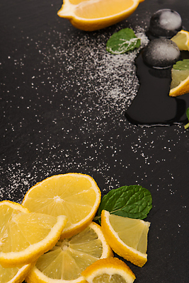 포토 JPG 해외이미지 식물 음식 조각 백그라운드 잎 다이어트 과일 재료 자연 귤 건강 요리 사람없음 노란색 젖음 껍질 신선 양념 맛 자르기 레몬 레모네이드 민트 오브젝트 유기농 날것 향기 냄새 내추럴 바이오 석판 숙성 식욕 신맛 채식주의자 토닉 해외202004 해외포토 웰빙 컬러 컨셉 모션 허브 생태계 채식 에이드 파일형식 이미지허브