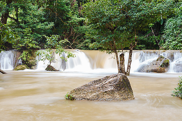 포토 JPG 해외이미지 나무 식물 구름 호수 여행 잎 모션 자연 하늘 풍경 사람없음 야외 목재 초록색 물 여름 강 햇빛 반사 환경 활발 폭포 젖음 흐름 바위 나뭇가지 연못 신선 액체 개울 떨어짐 숲 순수 속도 크로아티아 생태학 파라다이스 해외202004 해외포토 자연요소 계절 교육 유럽 컬러 컨셉 재료 태양 돌_바위 생태계 파일형식 이미지허브