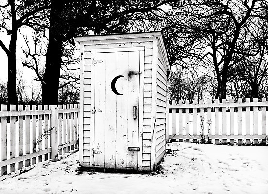 포토 JPG 해외이미지 나무 계절 겨울 건축양식 흑백 사람없음 야외 목재 울타리 농장 얼음 추위 욕실 수확 흰색 시골 초승달 화장실 서리 북쪽 구식 그런지 밭일 변기통 해외202004 해외포토 자연요소 식물 건축 컬러 농업 재료 촬영기법 담장 달 방향 파일형식 이미지허브