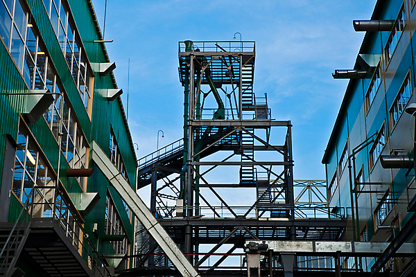포토 JPG 해외이미지 식물 외관 산업 음식 농업 비즈니스 건축양식 공장 자연 하늘 옥수수 사람없음 건물 초록색 파란색 빛 농장 탑 상점 금속 쓰레기통 시골 제조 은색 먹이 낟알 컨테이너 엘리베이터 시리얼 밀 창고 시설 상업 탱크 보리 객실 수납 방앗간 밭일 사일로 철강 해외202004 해외포토 건축물 건축 컬러 공업 재질 곡류 생태계 파일형식 이미지허브