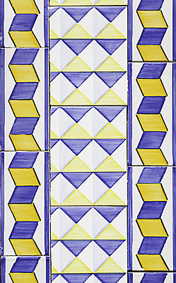포토 JPG 해외이미지 전통 디자인 외관 벽 백그라운드 꽃무늬 패턴 건축양식 추상 바닥 주택 미술 사람없음 건물 장식 파란색 컬러풀 수확 골동품 덮개 도자기 포르투갈 타일 묘사 질감 정사각형 심플 예술가 모자이크 수공예 리스본 엘리먼트 옛날 해외202004 해외포토 도형 건축물 건축 꽃 유럽 컬러 무늬 농업 문화예술 뚜껑 공예 파일형식 이미지허브