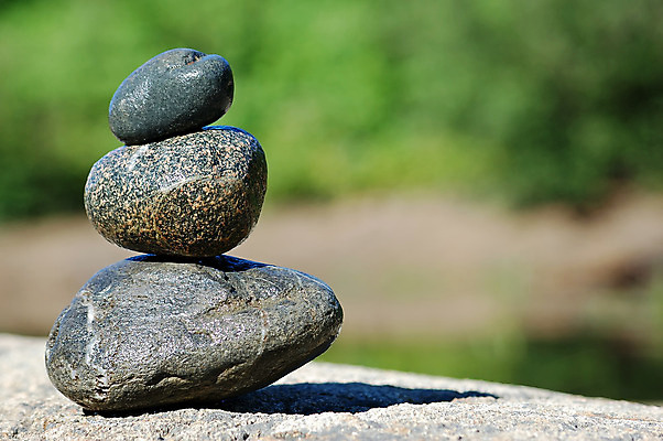 포토 JPG 해외이미지 라이프스타일 여자 선 자연 휴식 건강 동양인 사람없음 야외 쌓기 정원 스파 조약돌 바위 영혼 매끈함 집중 명상 내추럴 해외202004 해외포토 컨셉 모션 사람 인종 생활 돌_바위 감각 생태계 파일형식 이미지허브