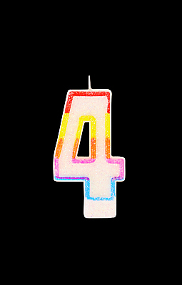 포토 JPG 해외이미지 1 기념일 행복 분홍색 휴가 이벤트 성인 사람없음 장식 빨간색 파란색 빛 숫자 노란색 파티 검은색 기쁨 축하 생일 4 가득함 오브젝트 개성 왁스 해외202004 해외포토 문자 감정 컬러 컨셉 사람 파일형식 이미지허브