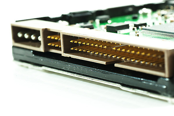 포토 JPG 해외이미지 산업 비즈니스 기술 사람없음 빨간색 초록색 노트북 전자제품 컴퓨터 디지털 검은색 자료 소리 운전 정보 네트워크 플러그 연결 자르기 묘사 속도 순환 철사 지역 시스템 수납 포트 고립 옛날 이진법 하드웨어 해외202004 해외포토 컬러 모션 수학 파일형식 이미지허브