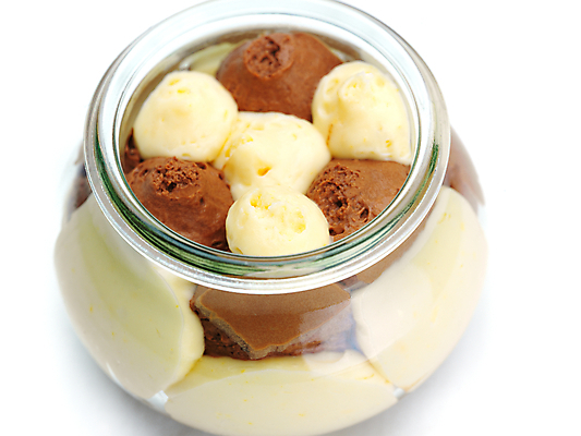 포토 JPG 해외이미지 실내 사람없음 한개 흰배경 푸딩 해외202004 해외포토 1 백그라운드 디저트 내부 흰색 파일형식 이미지허브