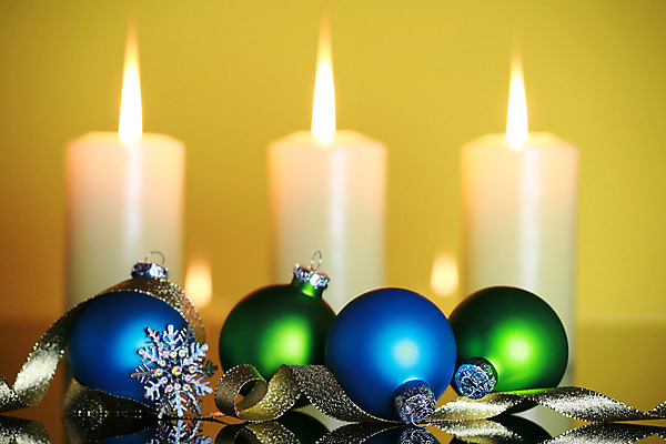 포토 JPG 해외이미지 리본 백그라운드 크리스마스 휴가 사람없음 장식 초록색 파란색 반사 노란색 장식볼 눈송이 황금 보석 문학 연소 해외202004 해외포토 기념일 컬러 눈_날씨 광석 파일형식 이미지허브